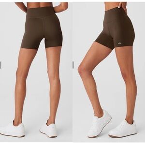 ALO YOGA Shorts in Espresso Brown | Size XS | NWOT